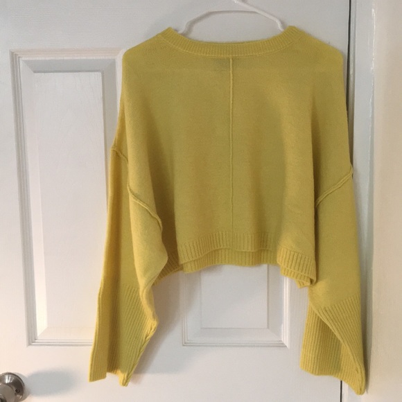 Topshop Sweaters - NWT Topshop cropped sweater size 8